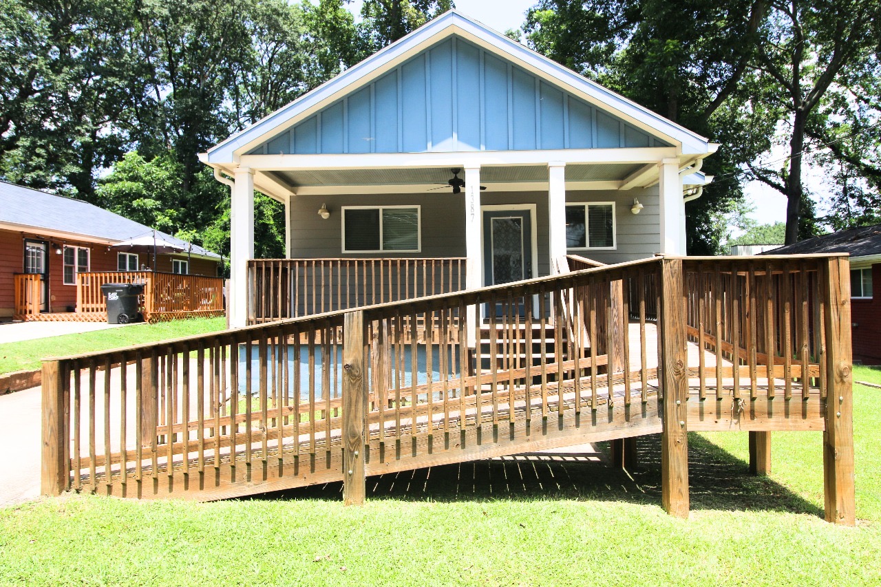1387 Lyle Avenue
